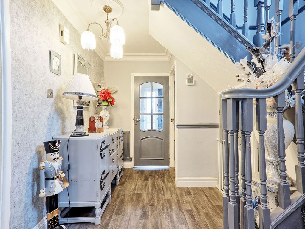 Property photo 3 of 40