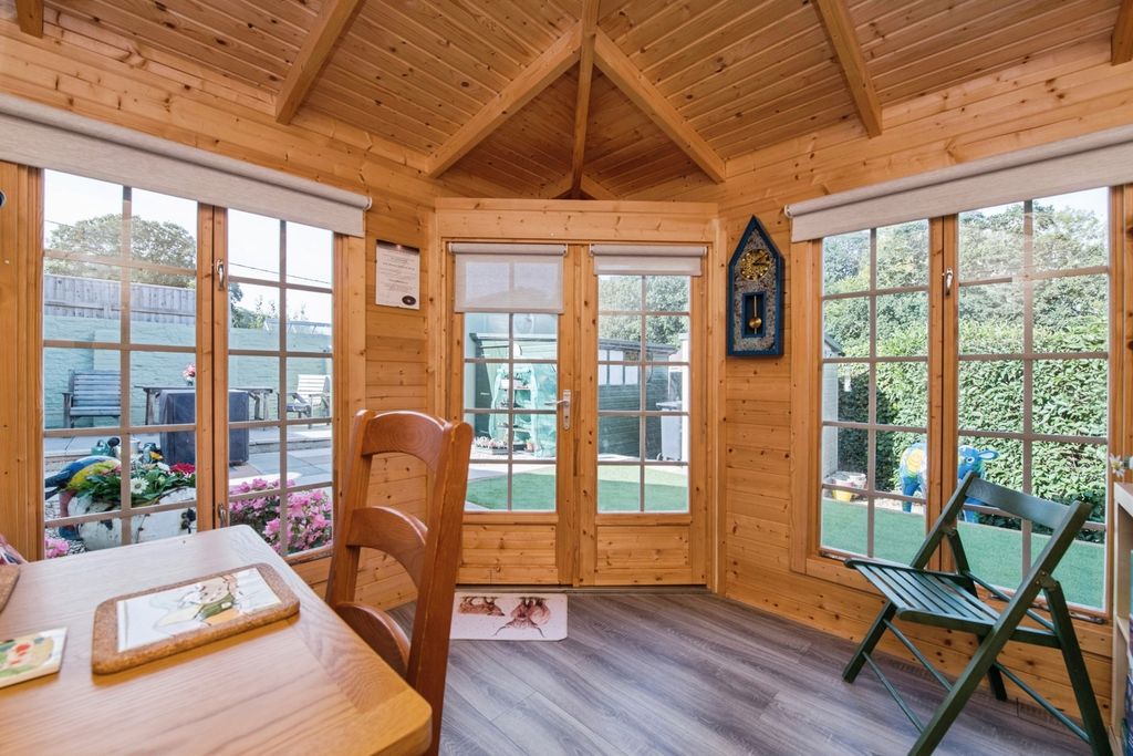 Property photo 2 of 19 Pbox-Img.Jpg