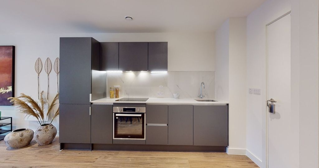 Property photo 2 of 15 Kitchen