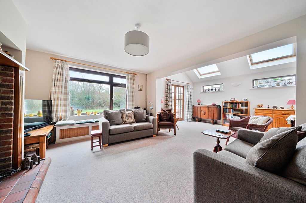 Property photo 3 of 9