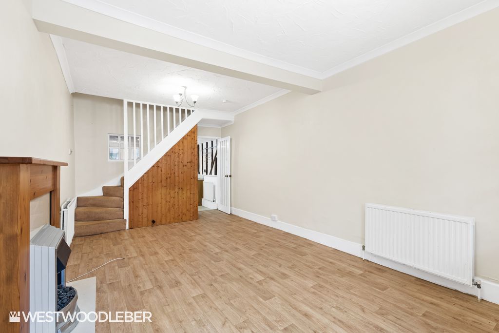 Property photo 3 of 21 Highstreet_2