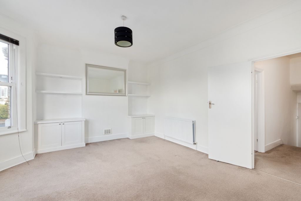 Property photo 3 of 8