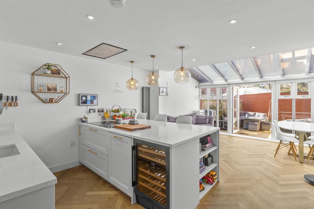 Property photo 3 of 16 25 Kilty Place, Hp11 1Dg-9.Jpg