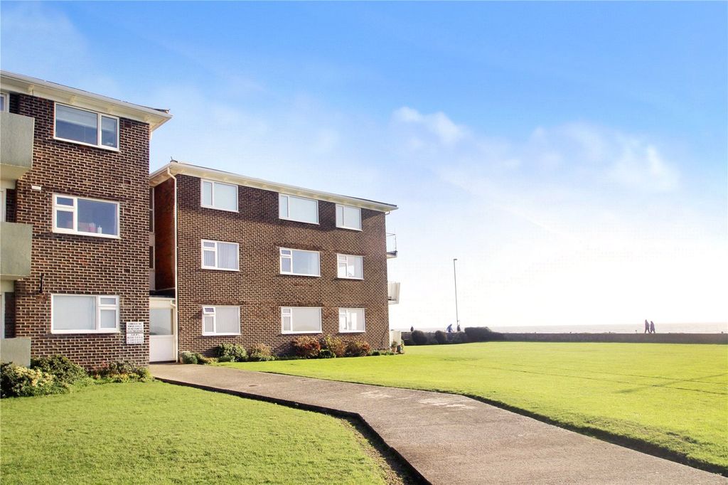 Property photo 2 of 12 Picture No. 15