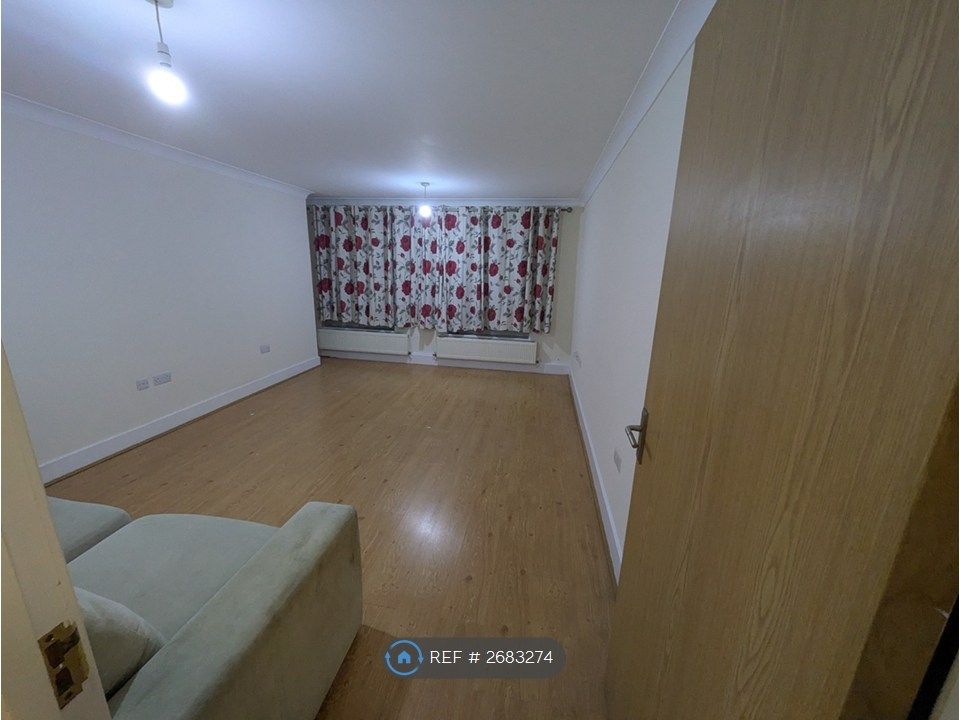 Property photo 3 of 9 Living Room