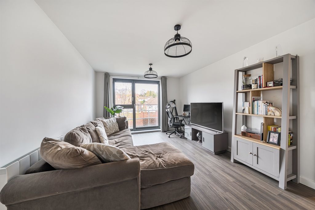 Property photo 3 of 11