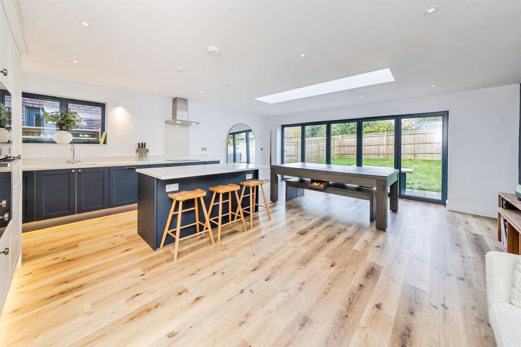 Property photo 3 of 20