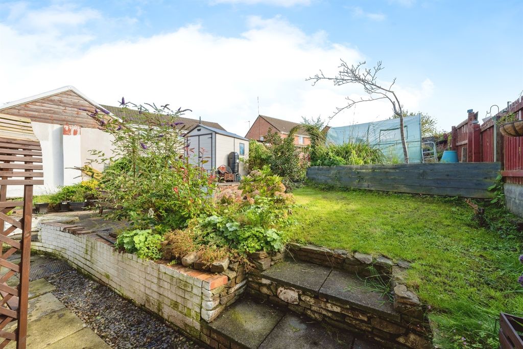 Property photo 3 of 17