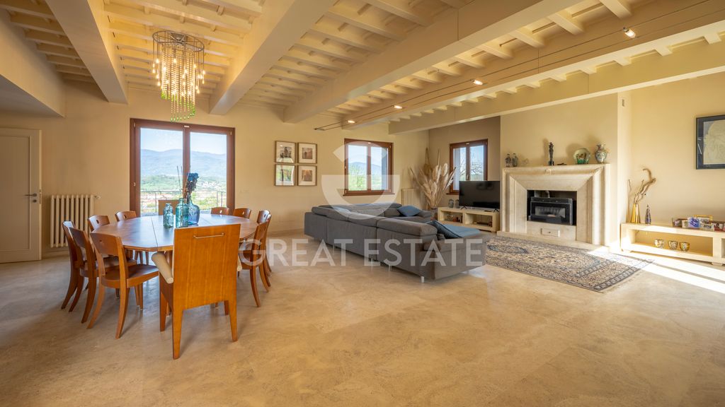 Property photo 2 of 42 Interiors