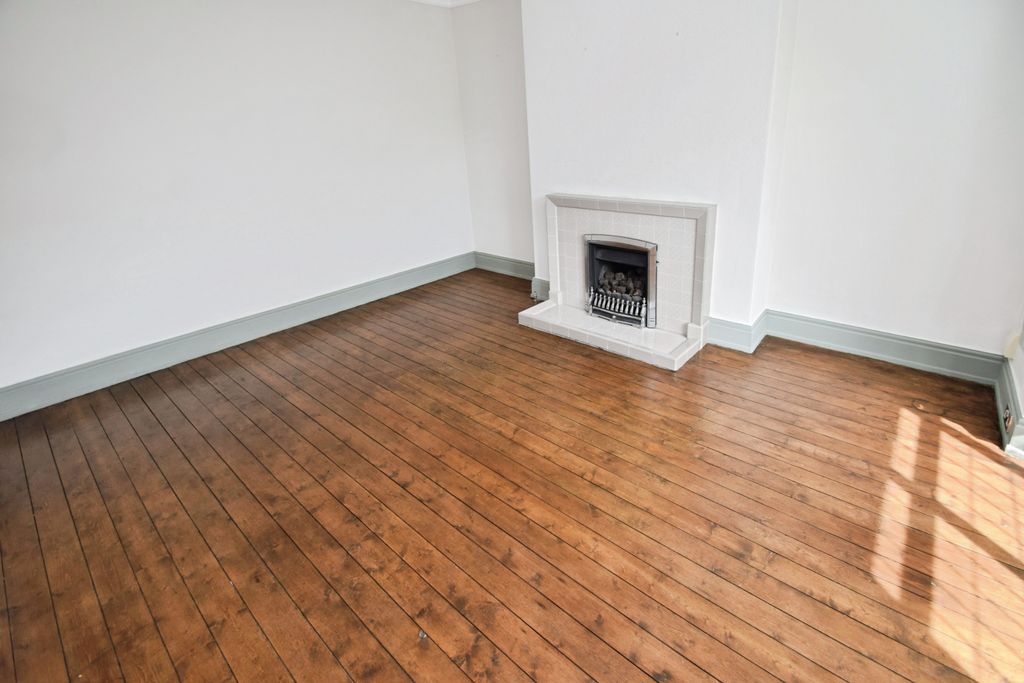 Property photo 3 of 14 Be95E733-Lounge 201