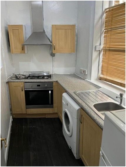 Property photo 1 of 6 Kitchen