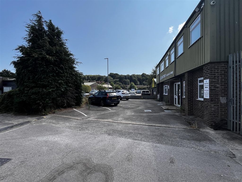 Property photo 1 of 20 30 Garrett Road-5.Jpg