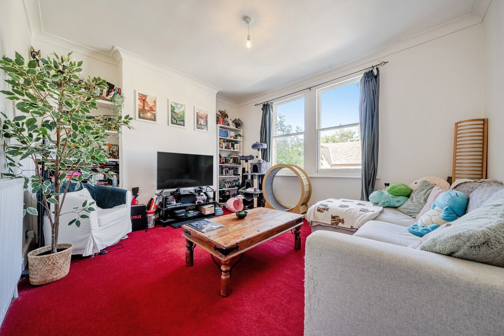 Property photo 3 of 32 1496746-16-6A69Da...