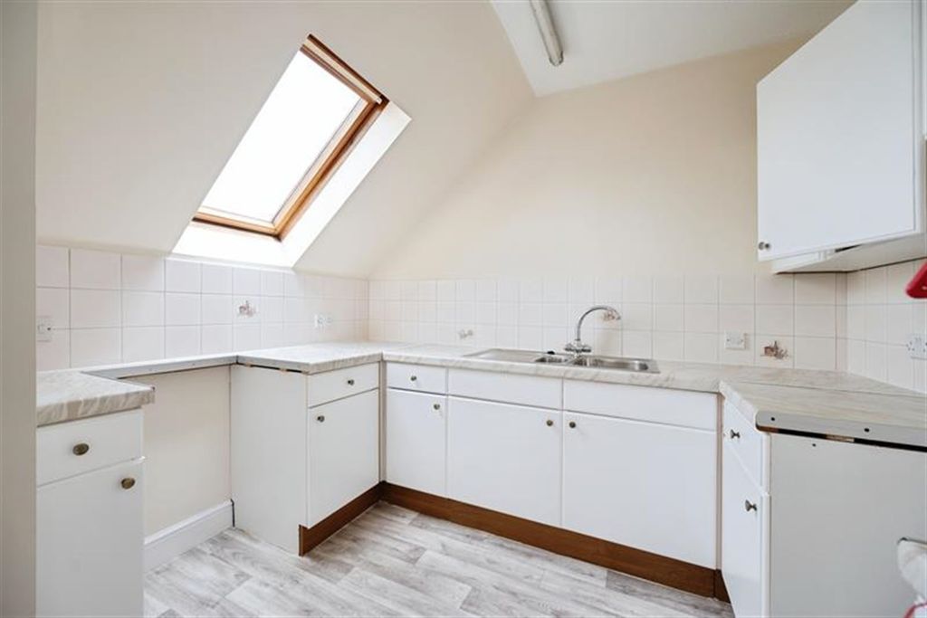 Property photo 1 of 17 (Main)
