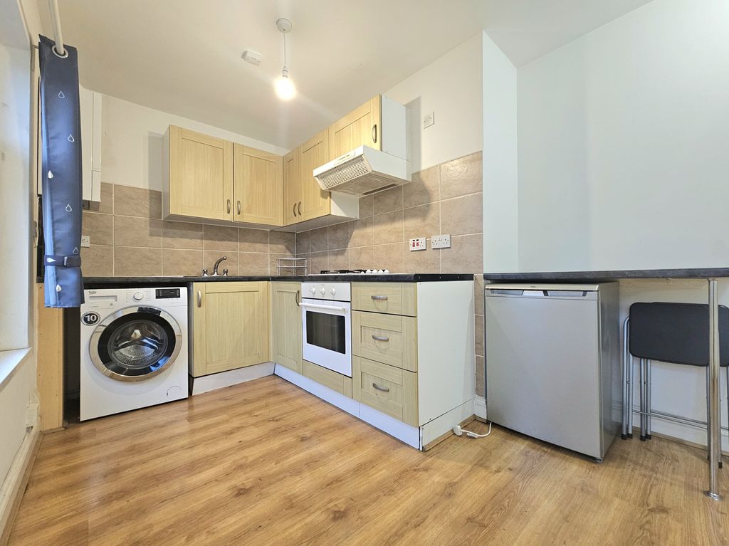 Property photo 2 of 5