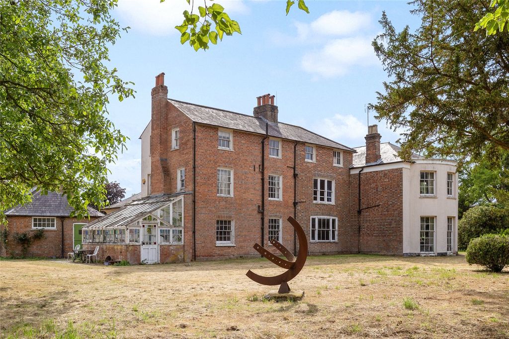 Property photo 2 of 22 Cowfold Lodge