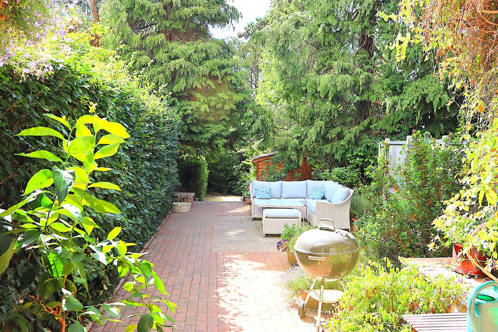 Property photo 3 of 34