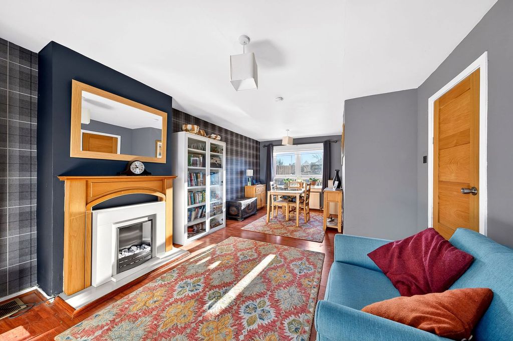 Property photo 2 of 45 Lounge