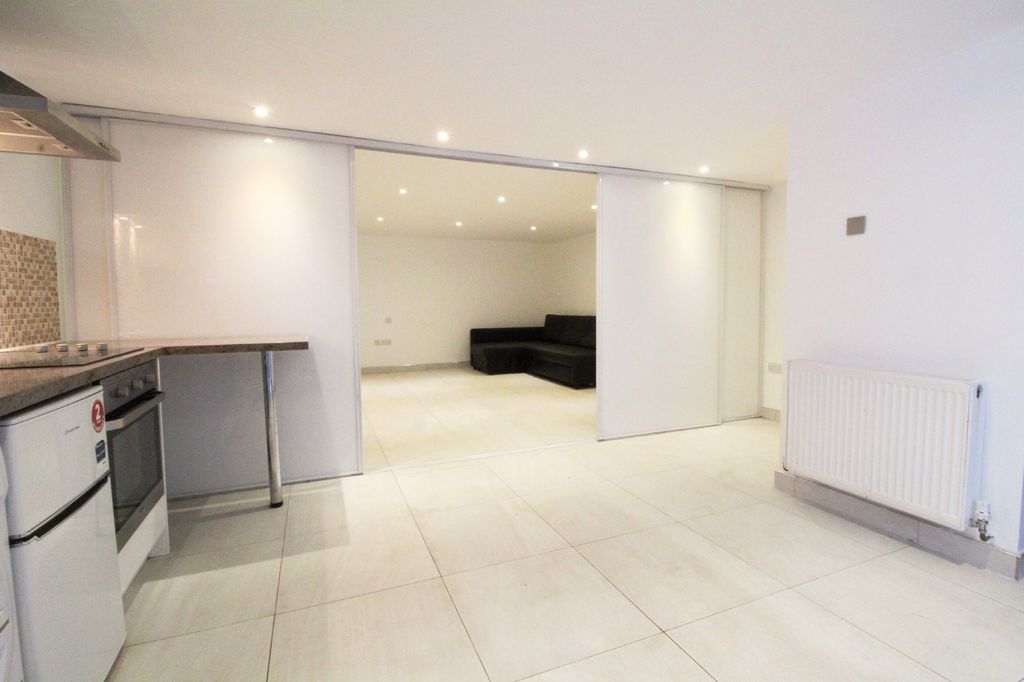 Property photo 1 of 4