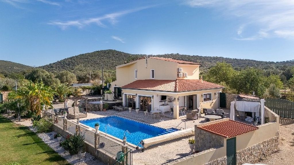 Property photo 1 of 20