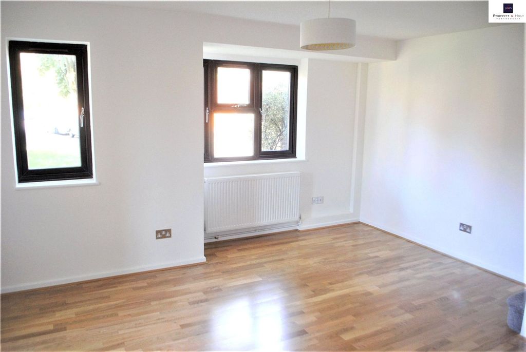 Property photo 3 of 7 Picture No. 19