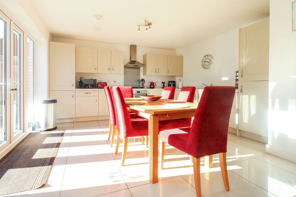 Property photo 3 of 16 Kitchen/Diner