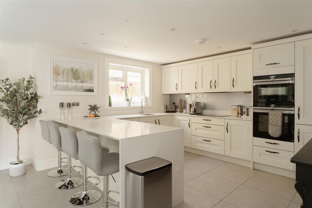 Property photo 3 of 16 13.Jpg