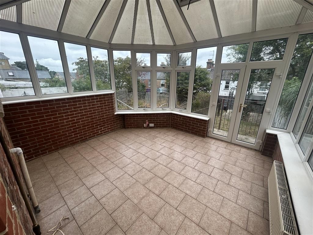 Property photo 3 of 10 Conservatory