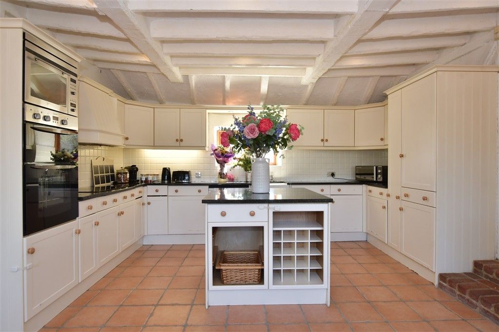 Property photo 3 of 26 Kitchen/Breakfast Room