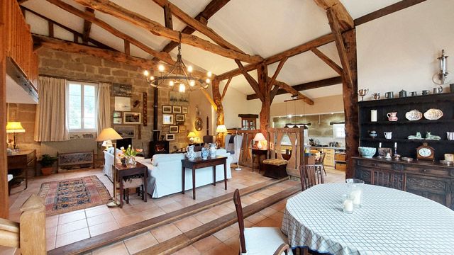 Property photo 3 of 18