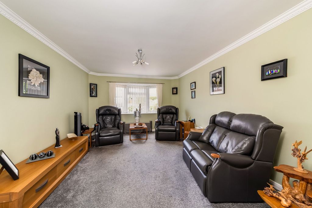 Property photo 3 of 31