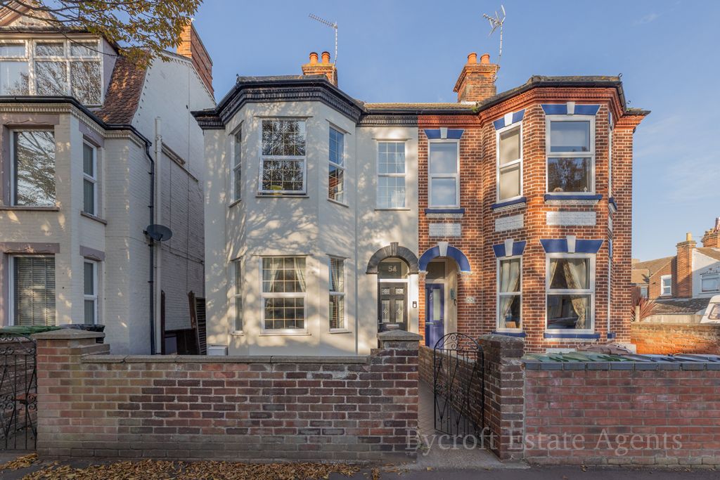 Property photo 1 of 15