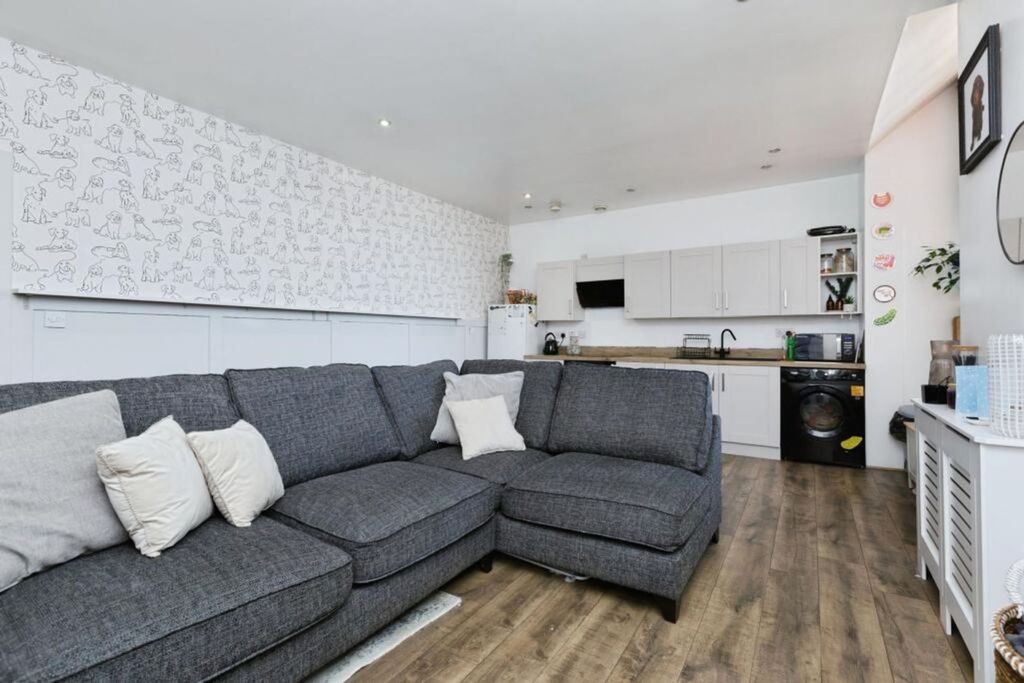 Property photo 3 of 15
