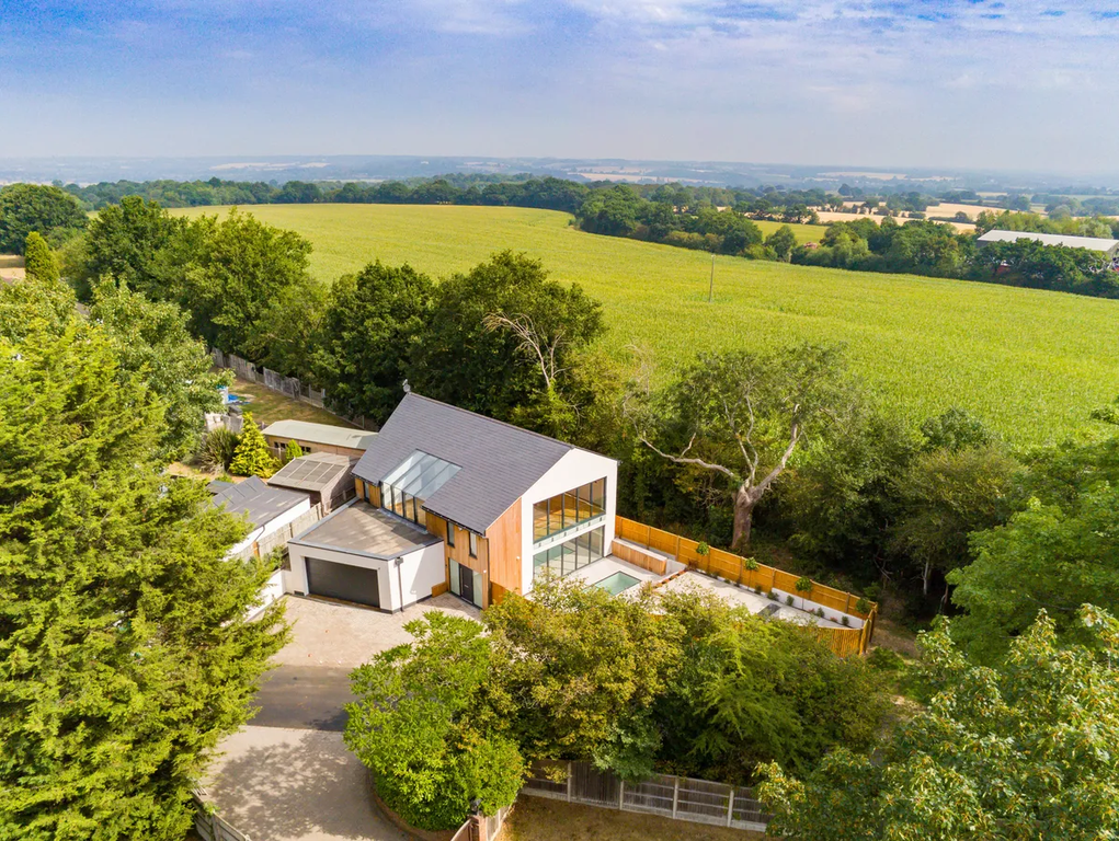 Property photo 1 of 34