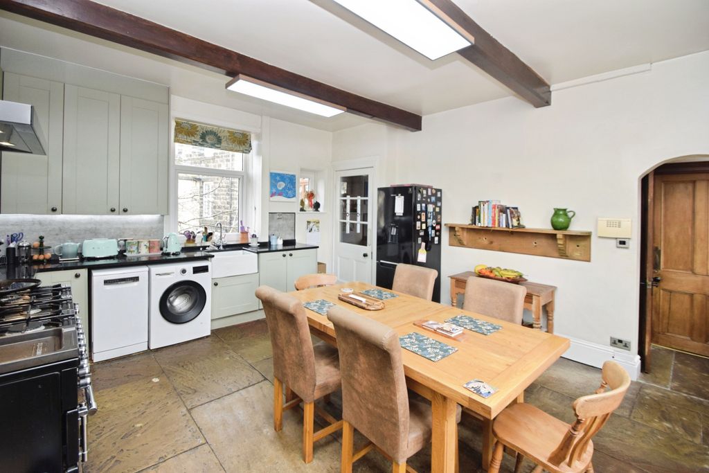 Property photo 3 of 24