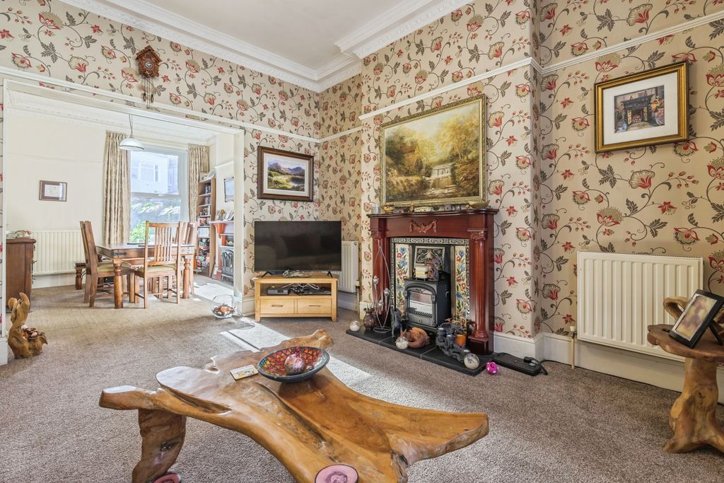 Property photo 3 of 20