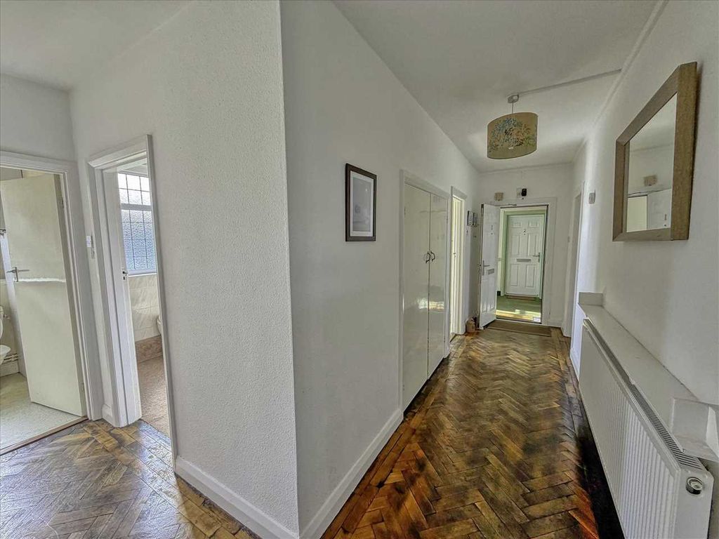 Property photo 3 of 16 Entrance Hall