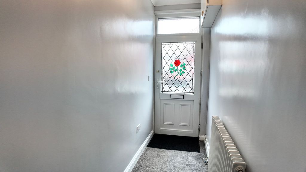 Property photo 2 of 28