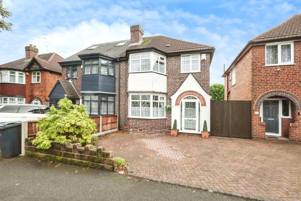 Property photo 1 of 17 Photography