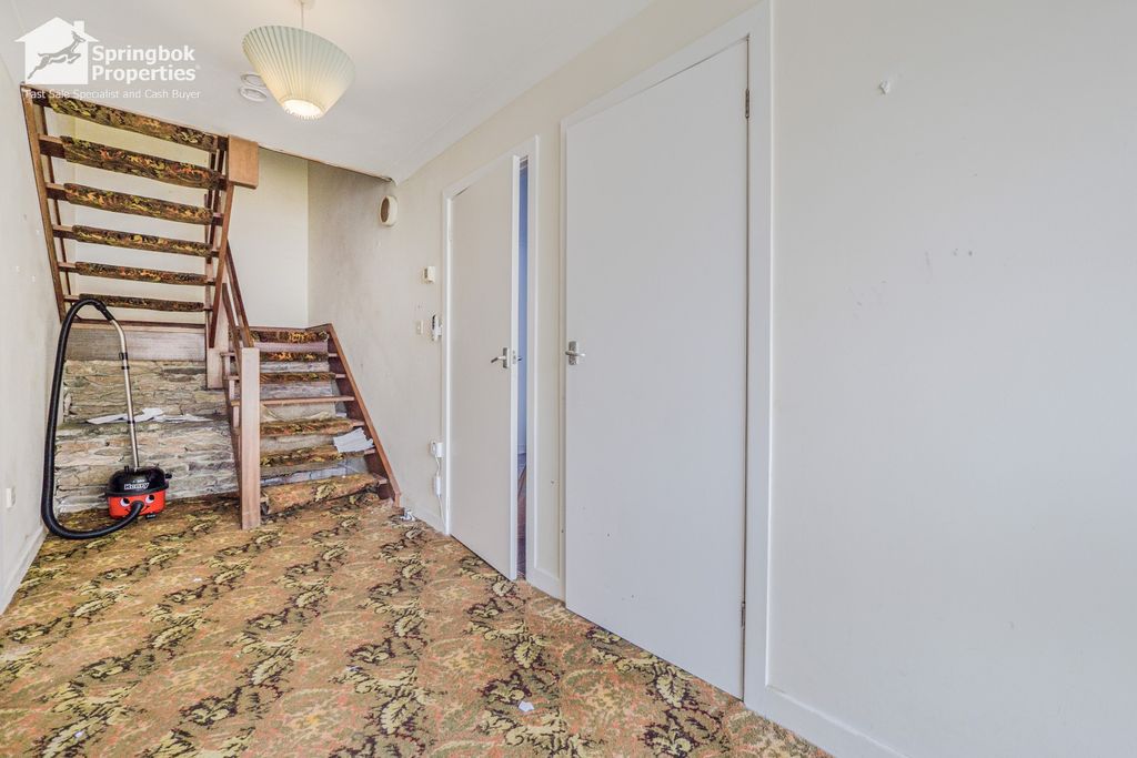 Property photo 3 of 16 Image 2