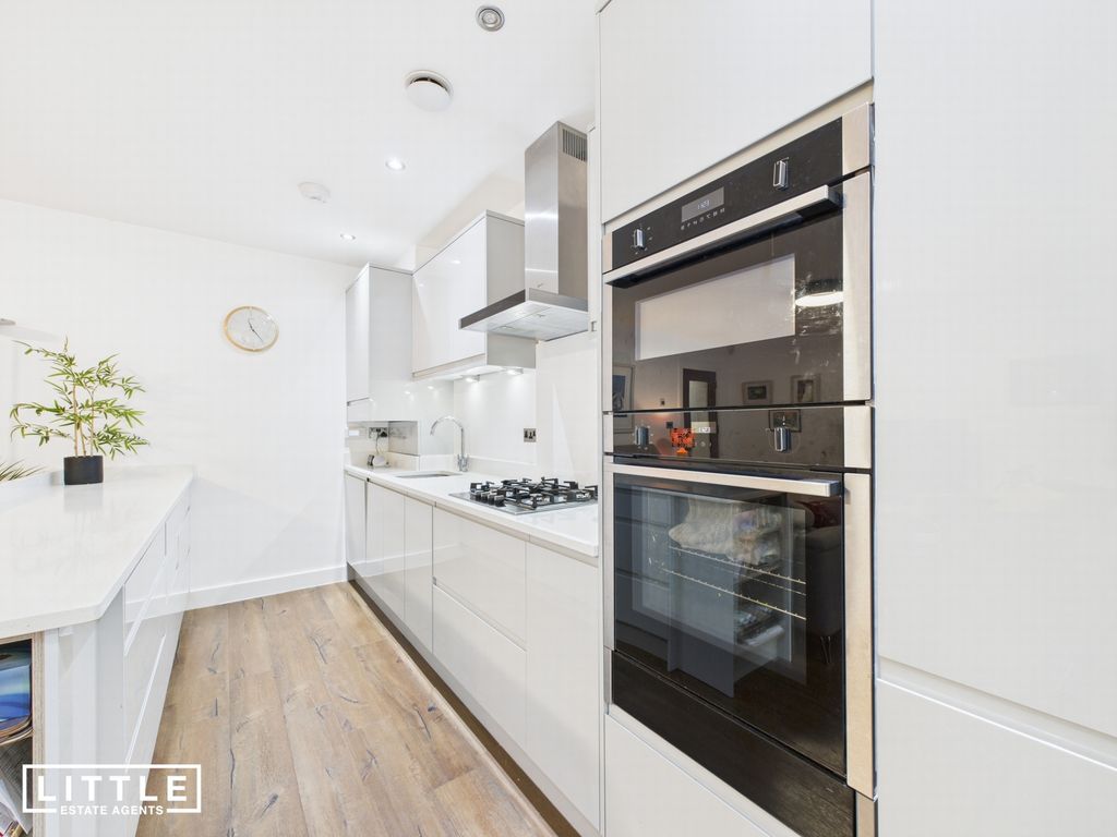 Property photo 3 of 34 Photo 23