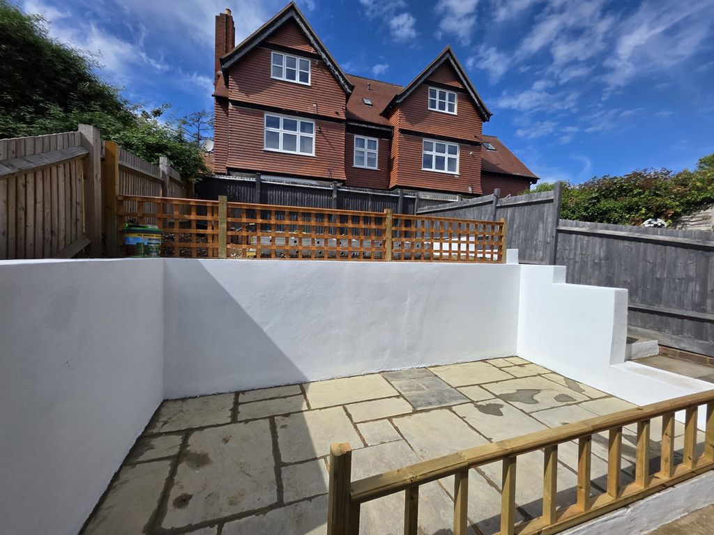 Property photo 1 of 5
