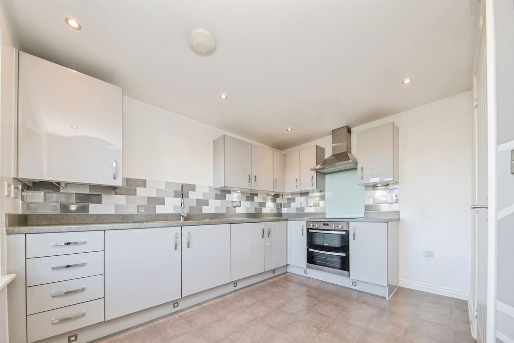 Property photo 3 of 20 Pbox-Img.Jpg