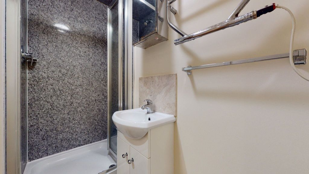 Property photo 3 of 5 Bathroom