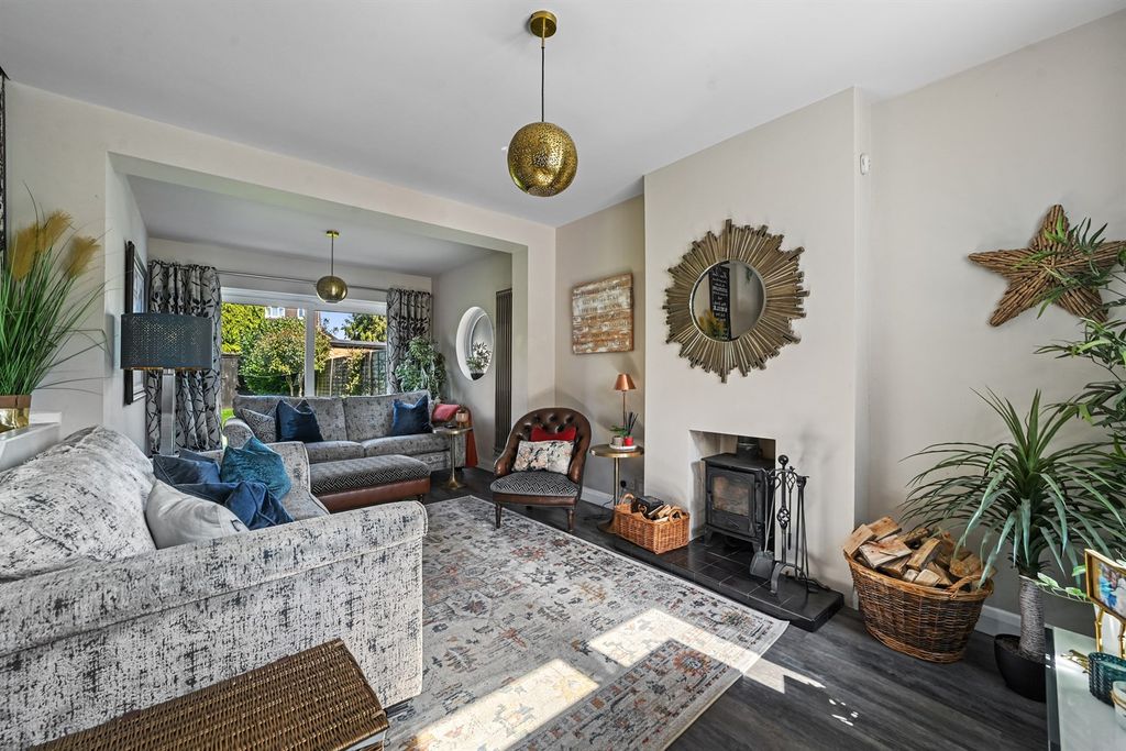 Property photo 2 of 25 Kings Gardens