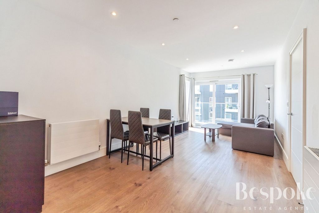 Property photo 3 of 20 Living Area