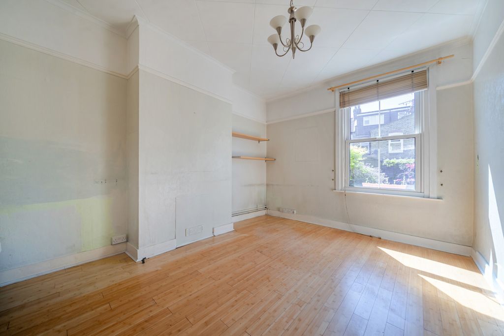 Property photo 2 of 18 1466373-11-6A1702...