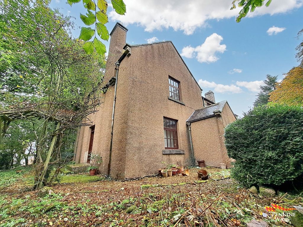 Property photo 2 of 28