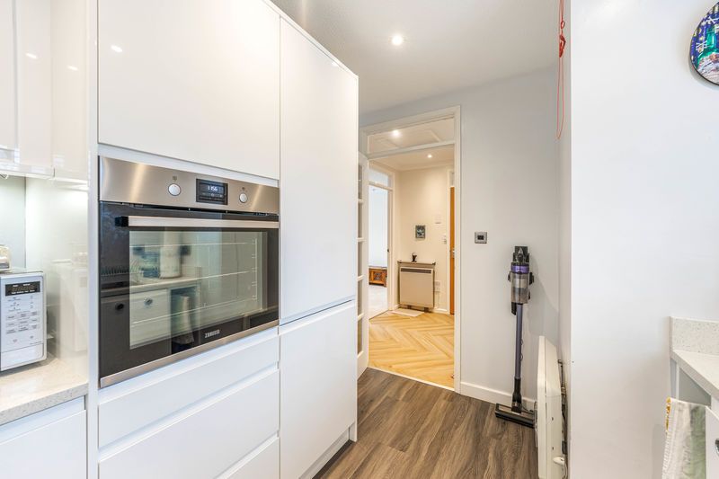 Property photo 3 of 12 Photo 8