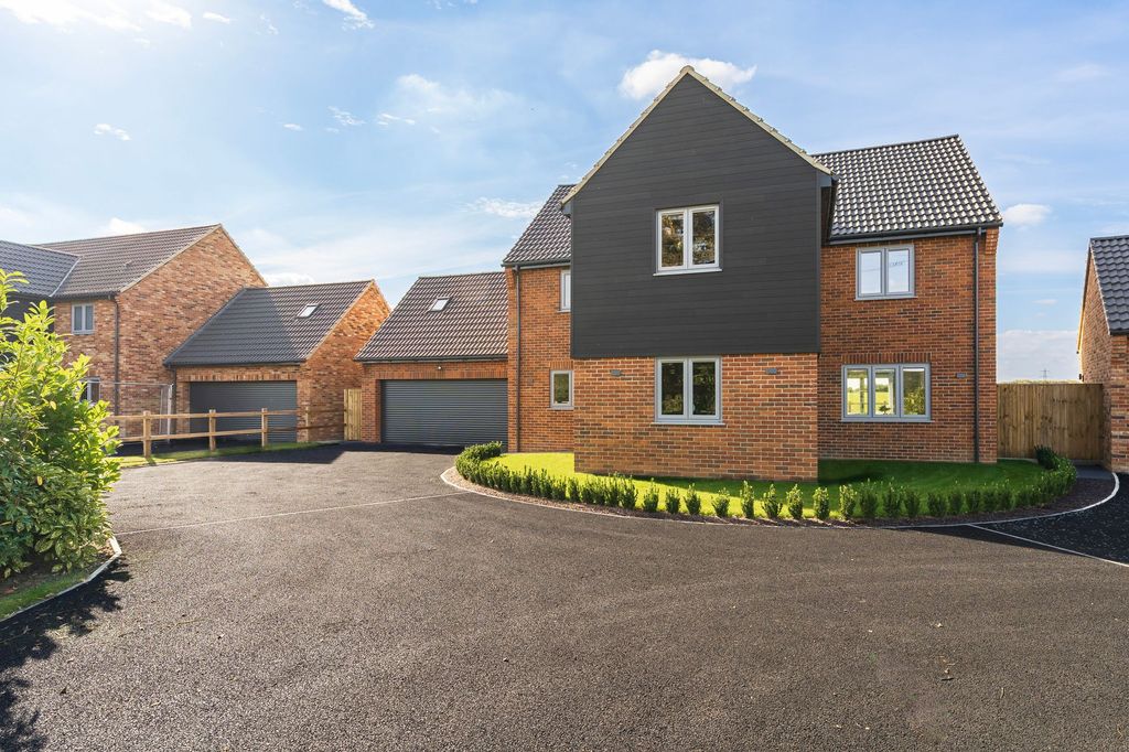 Property photo 1 of 32